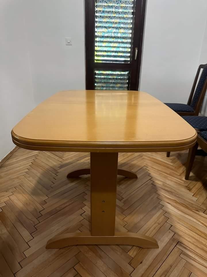 Trpezarijski sto za 6 osoba