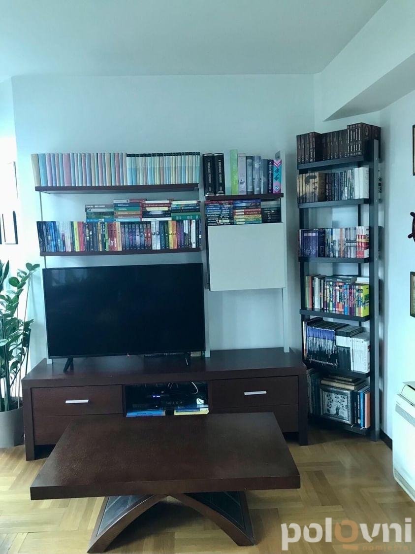 TV komoda sa bibliotekom