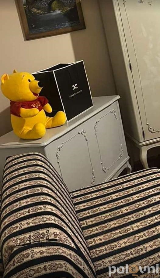 Vitrina, komoda i sto