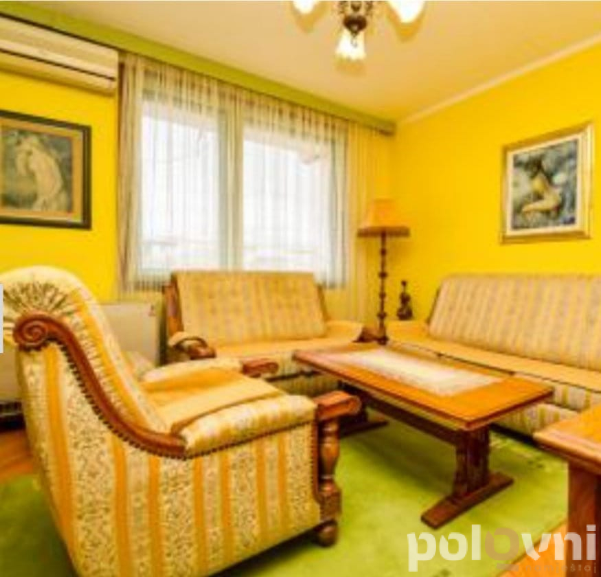 Trosjed, dvosjed, fotelja, tabure i sto