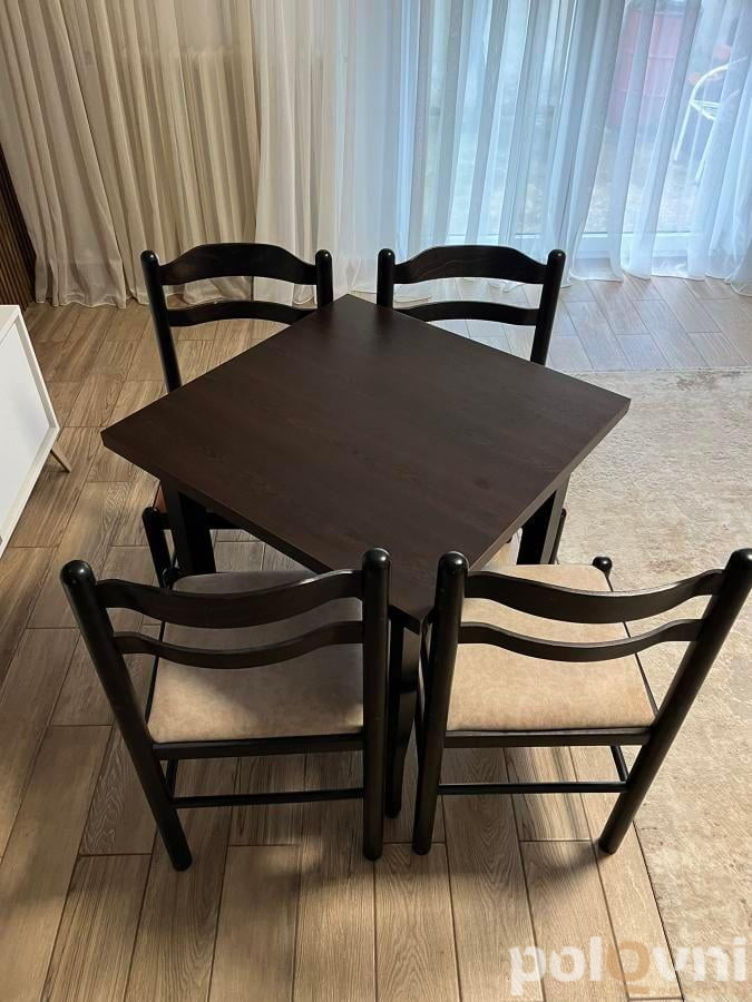 10 kompleta stolova i stolica