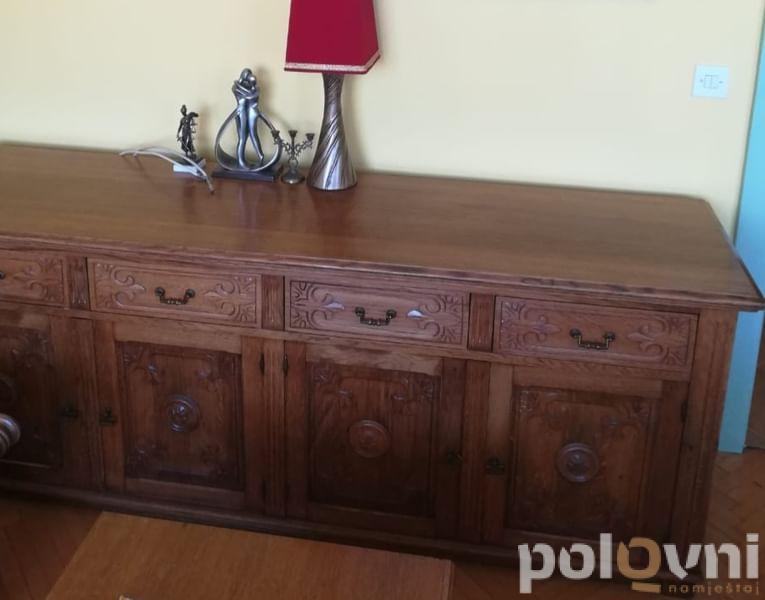 Stilska komoda od punog drveta