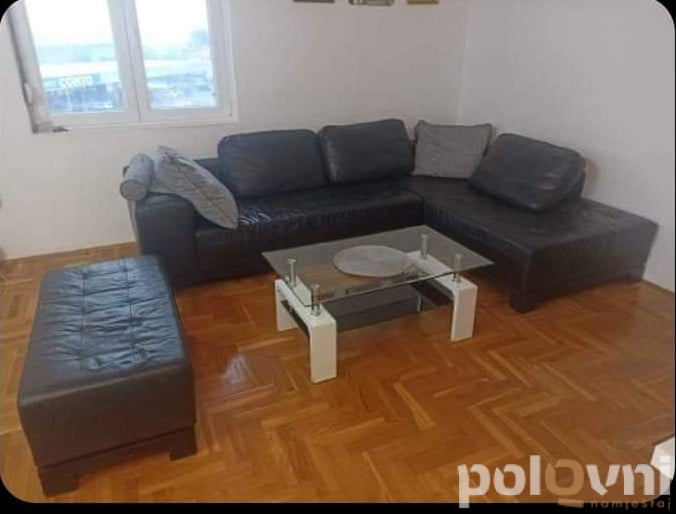 Garnitura, tabure i sto