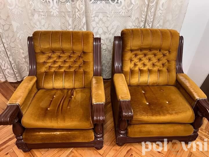 Trosjed,dvosjed, dvije fotelje, tabure