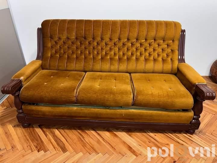 Trosjed,dvosjed, dvije fotelje, tabure