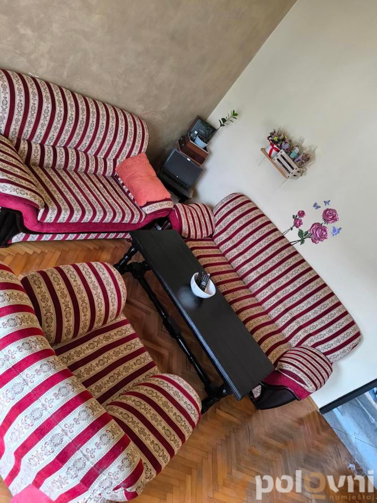 Trosjed, dvosjed, fotelja, sto