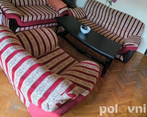 Trosjed, dvosjed, fotelja, sto