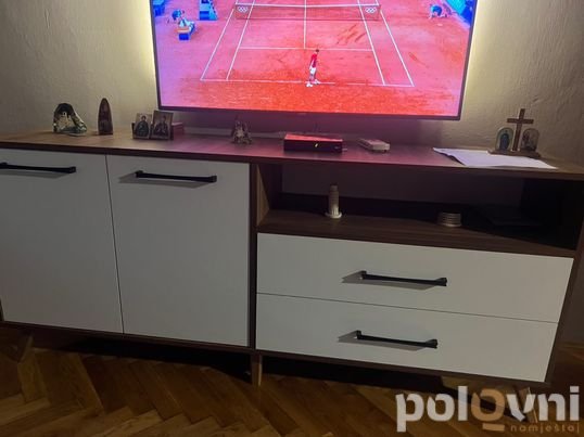 Tv komoda