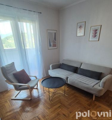 Stolica IKEA i sofa