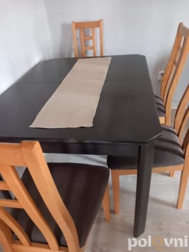 Trpezarijski sto i 4 stolice