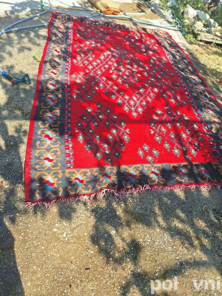 Ručno rađen ćilim