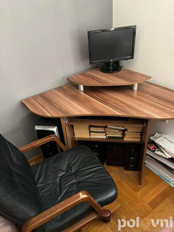 Sto za kompjuter i stolica