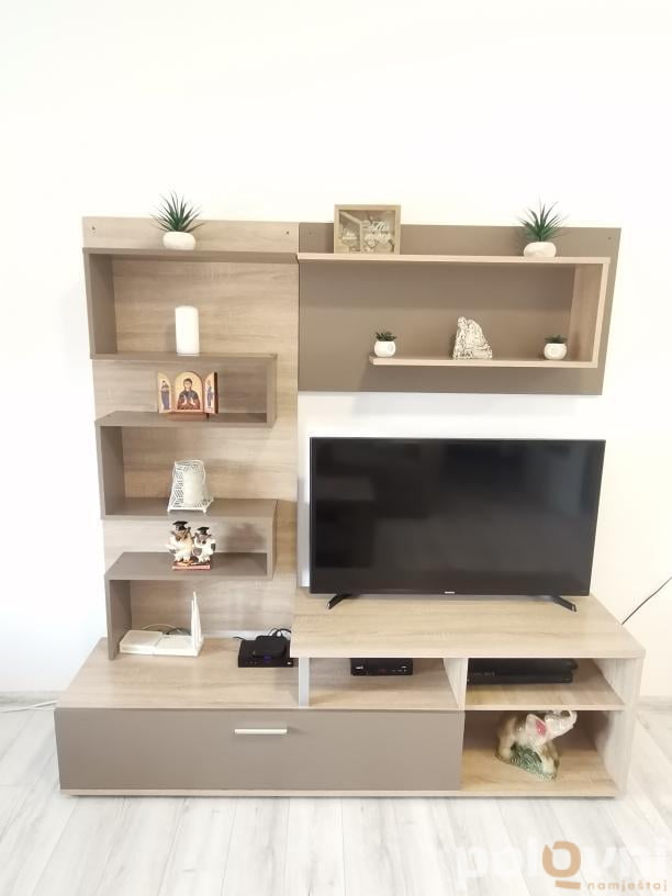 Ugaona i TV komoda (sto gratis)