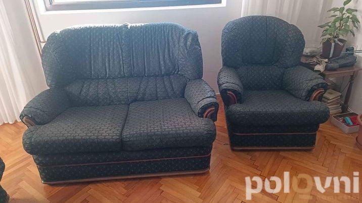 Dvije iste garniture