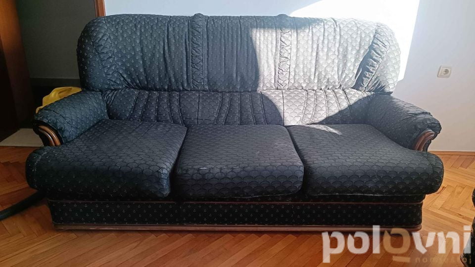 Dvije iste garniture