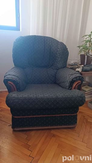 Dvije iste garniture