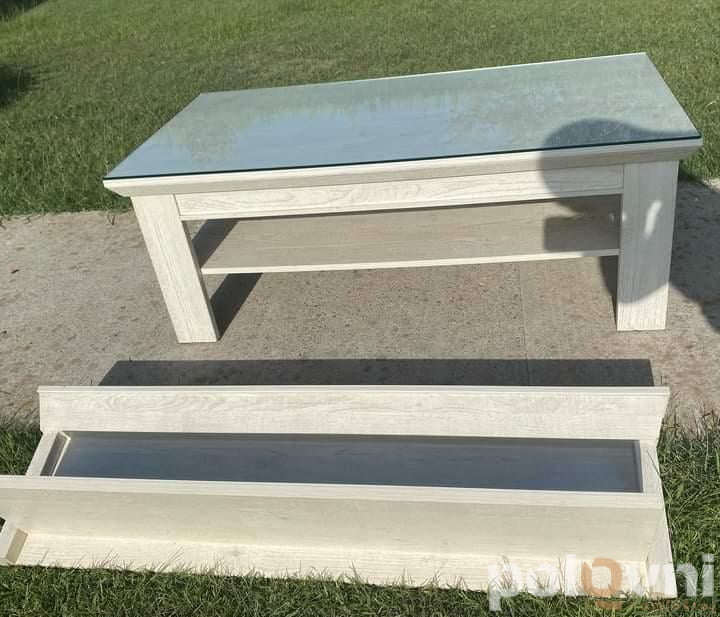 Komoda i sto u kompletu