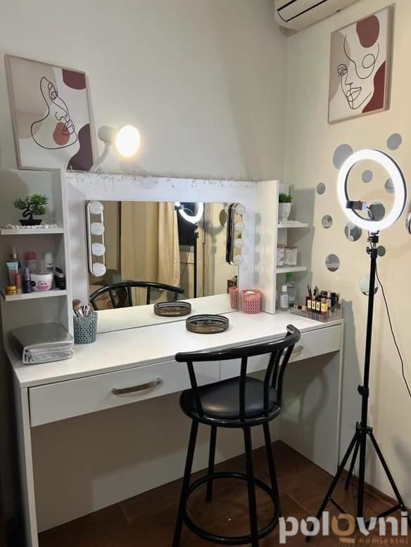 Sto za šminkanje