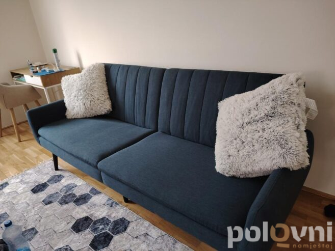 Sofa, komoda…