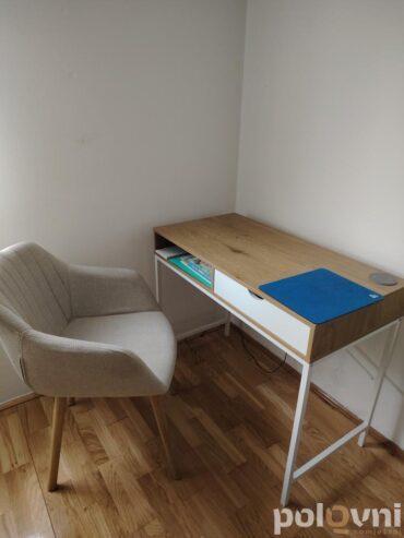 Sofa, komoda…