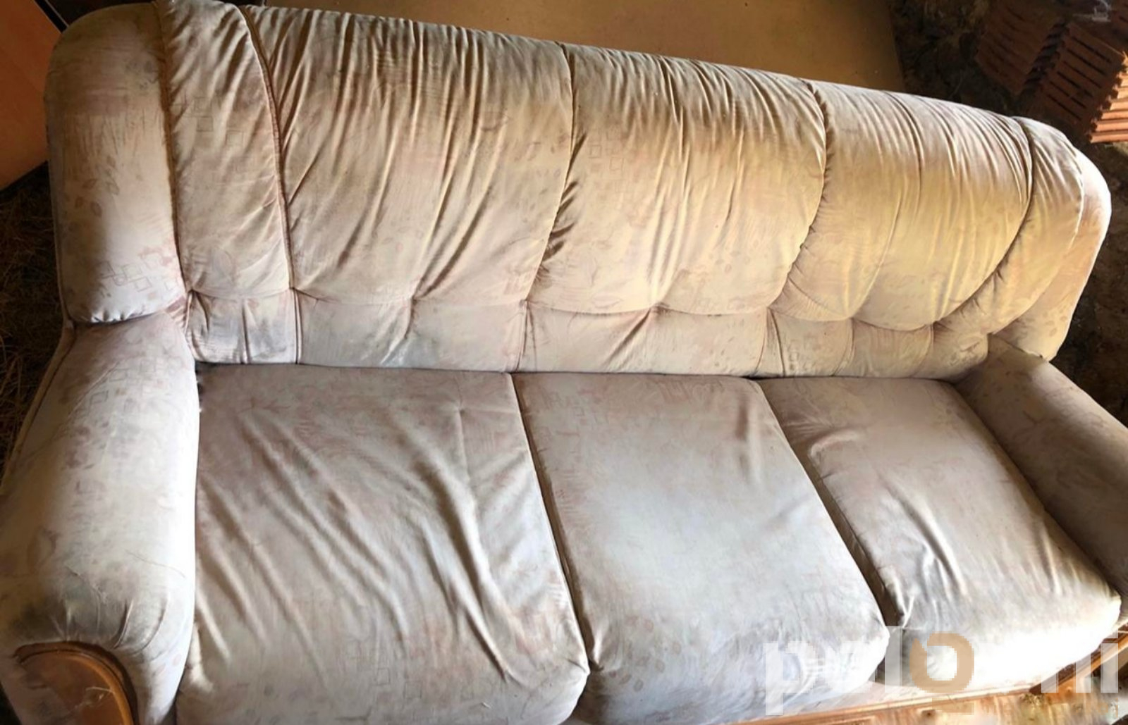 Trosjed, fotelja, ormar