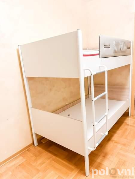 Dječiji krevet na sprat