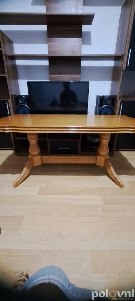 Polica za TV i sto za dnevnu