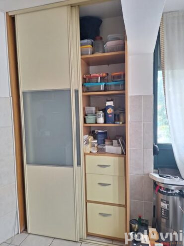Razni namjestaj na prodaju