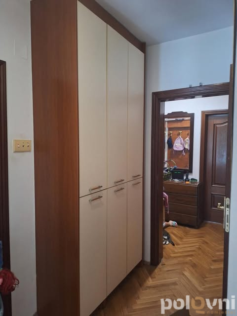 Razni namjestaj na prodaju