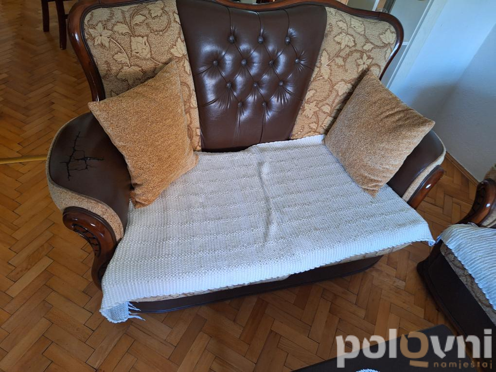 Trosjed, dvosjed i dvije fotelje