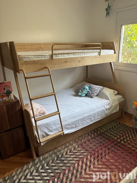 Tri kreveta i 2 duseka