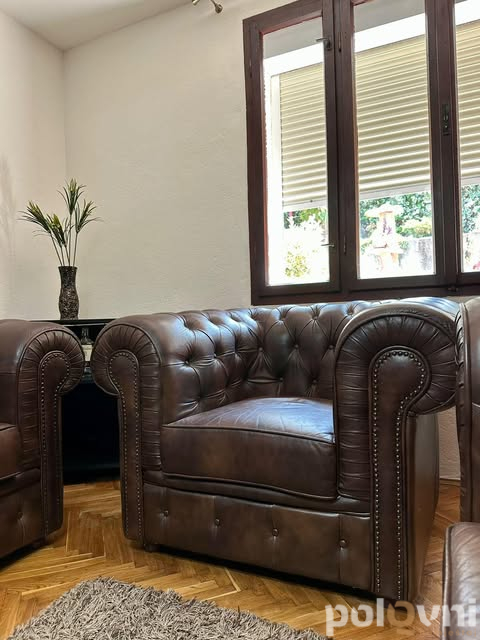 Originalna Chesterfield kožna garnitura