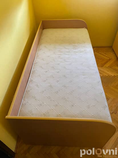 Krevet sa fiokom + dva duseka