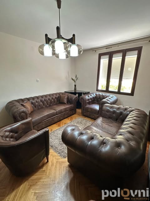 Originalna Chesterfield kožna garnitura
