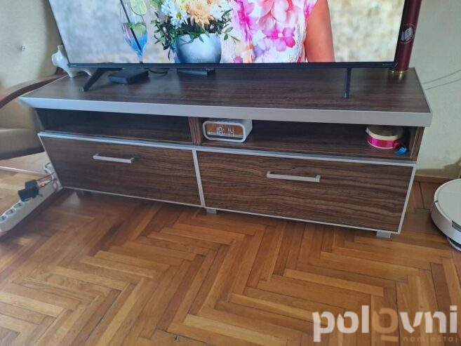 Klub sto i TV komoda