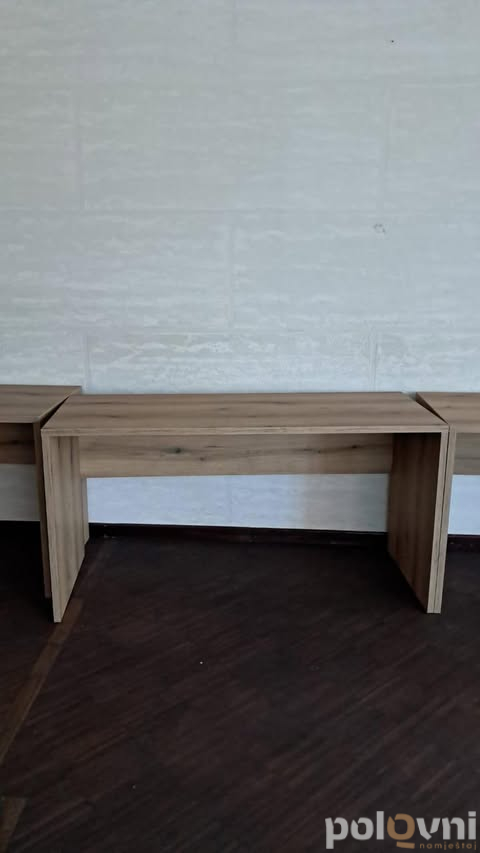 Veliki sto, mali stolovi i stolica