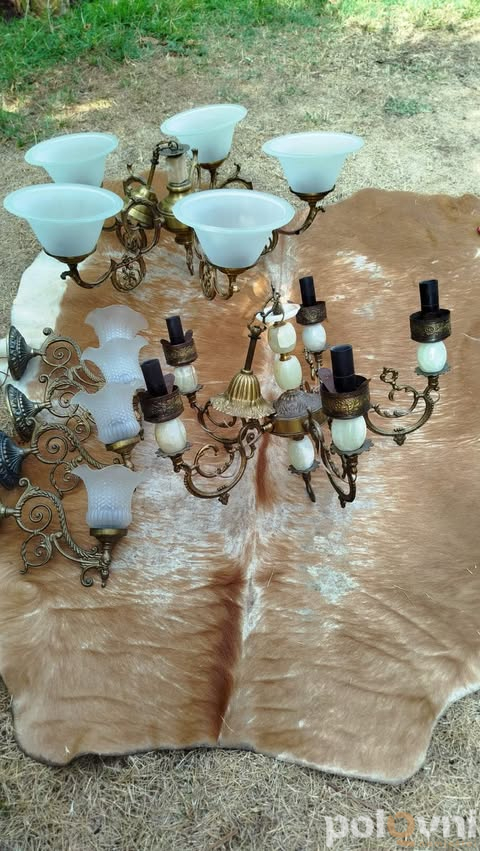 2 lustera i 4 zidne lampe