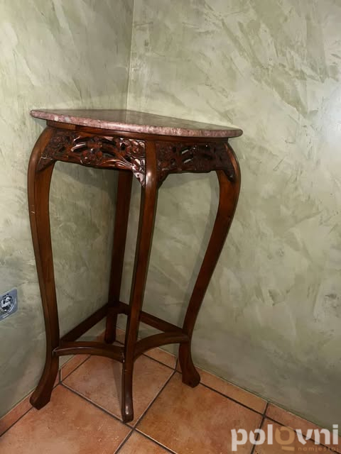 Stocici drvo i mermer