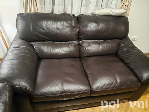 Poklanja se! Kozna garnitura