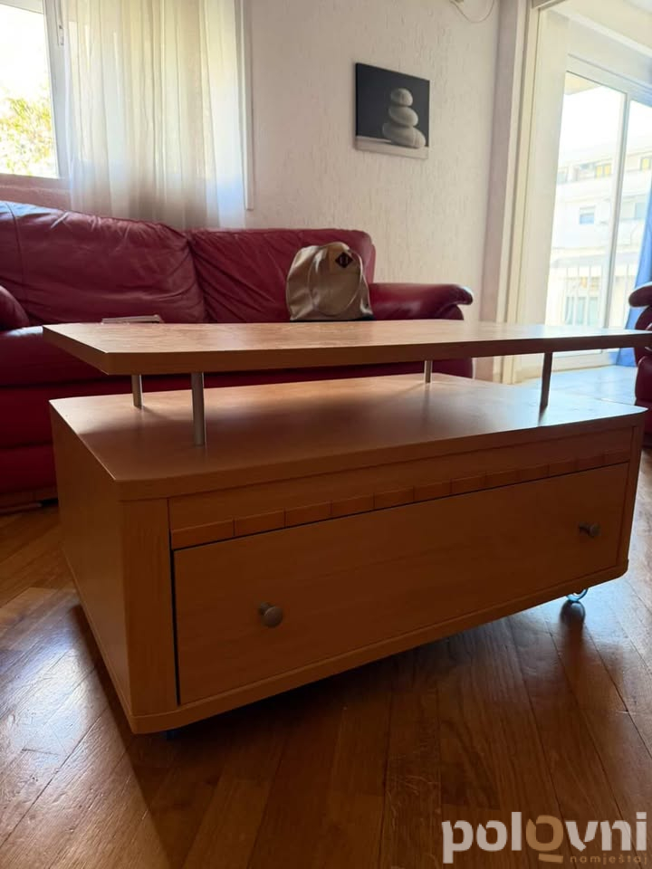 Set dva stola, sa fiokom i tockicima